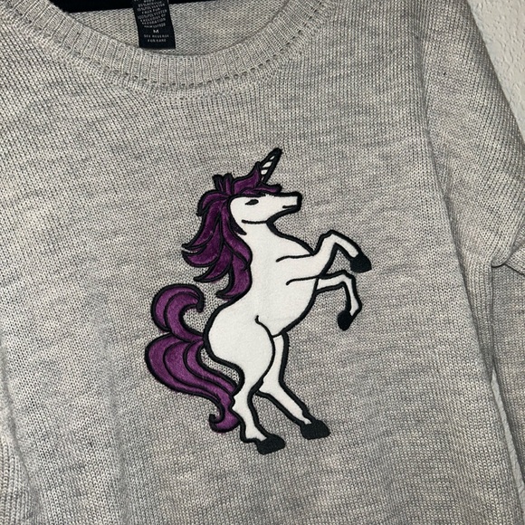 Vintage Polly 🐎 & Esther Gray Sweater with Unicorn Design 🦄 - Picture 2 of 2